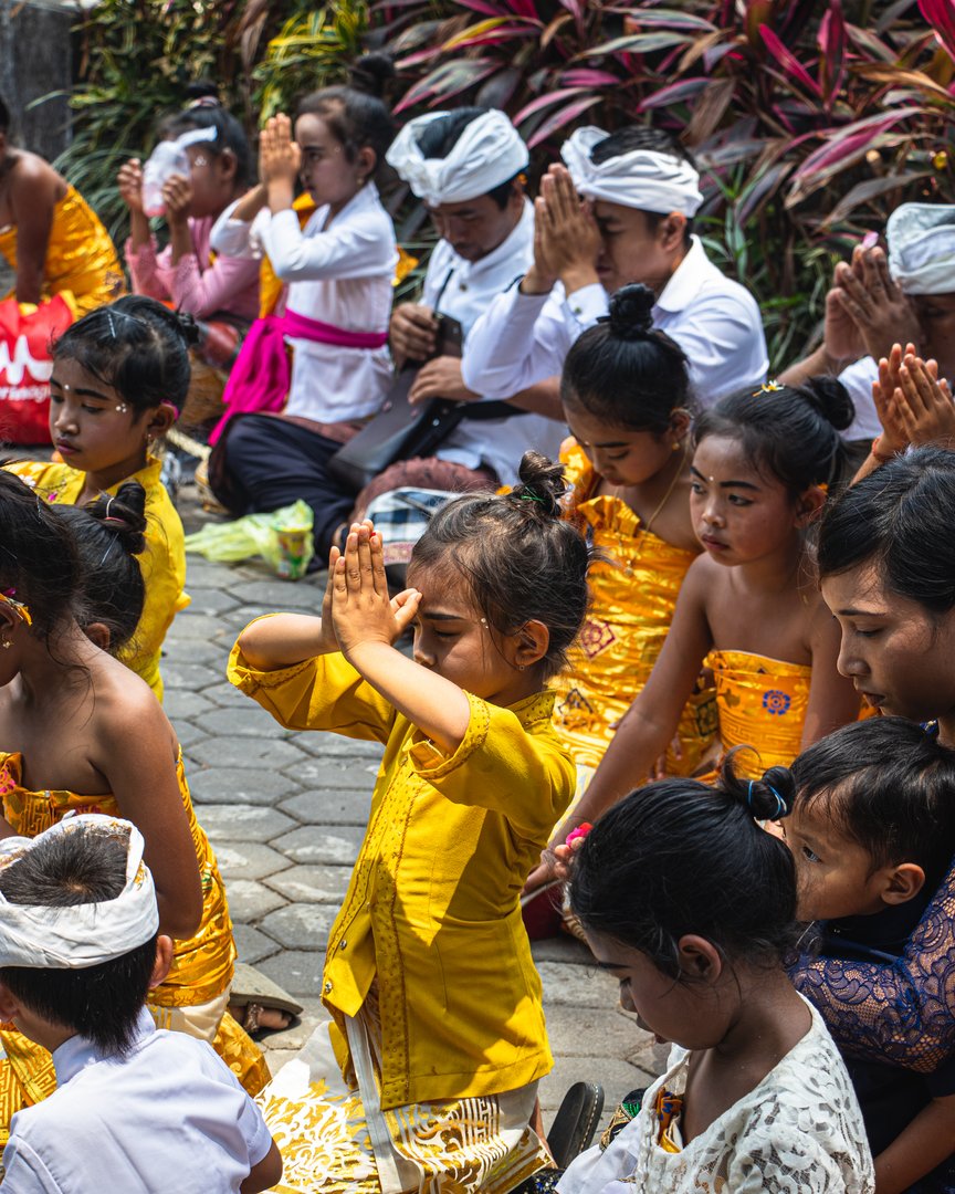 Balinese people at ceremony Balinese people at ceremony